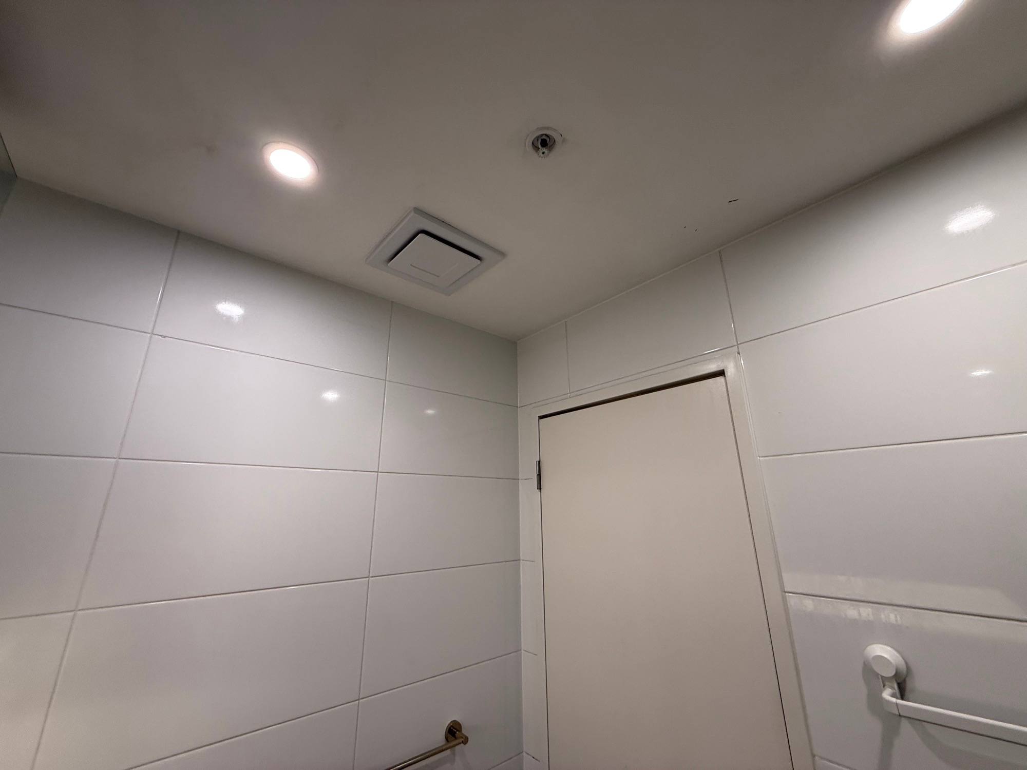 A Sydney bathroom remediated after mould, cleaned back to a healthy state